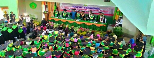 Read more about the article Wisuda IAIN Bengkulu Periode Sept 2016