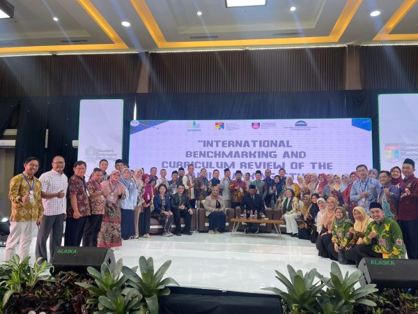 Read more about the article SEKJUR EKONOMI ISLAM HADIR DI 1st INTERNATIONAL CONVENTION HUMANITY, SUSTAINABILITY, & TECNOLOGY