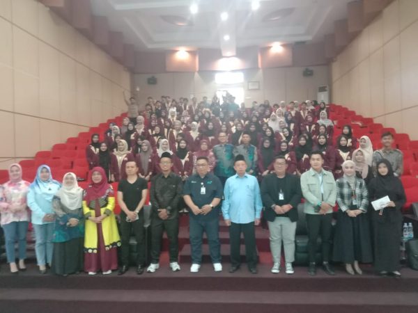 Read more about the article MEMBANGUN PONDASI FINANSIAL, MAHASISWA FEBI IKUT SOSIALISASI ASURANSI SERTA KEUANGAN SYARIAH