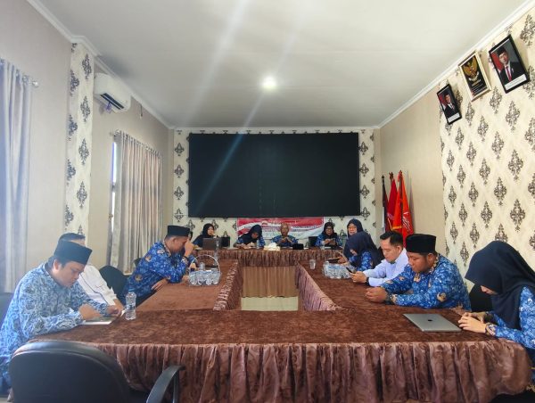 Read more about the article Dekan: Rapat Evaluasi Bulanan FEBI Untuk Meningkatkan Kinerja