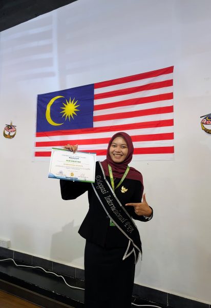 Read more about the article Mahasiswa Program Studi Ekonomi Syariah Raih Best Delegate International dan Most Impactful Contribution