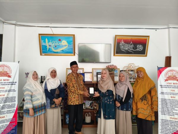 Read more about the article Monitoring dan Evaluasi Program Kantin Kontainer Perkuat Komitmen Pengembangan Kewirausahaan Mahasiswa