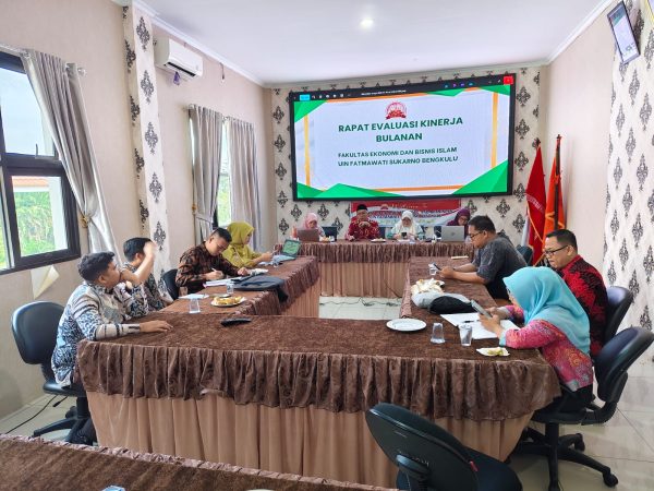 Read more about the article FEBI Gelar Rapat Evaluasi Kinerja untuk Meningkatkan Mutu Layanan dan Capaian Tri Dharma