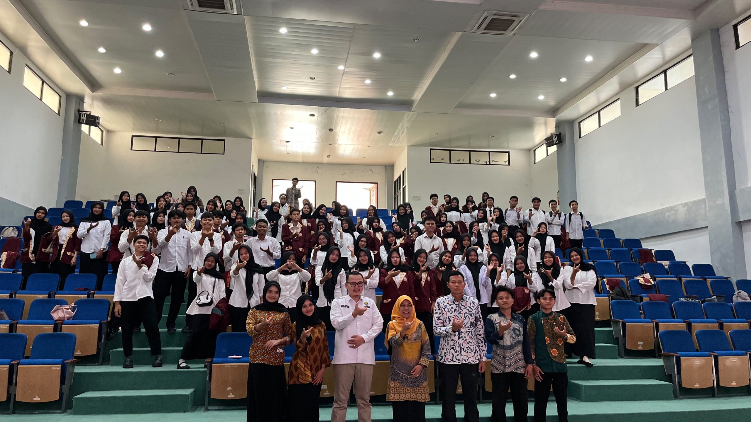 You are currently viewing FEBI UIN FAS Bengkulu Dorong Lahirnya Pemimpin Muda yang Berintegritas melalui PKMTD