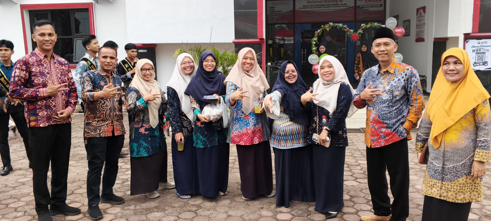 You are currently viewing FEBI EXPO 2026 Meriahkan Halaman Gedung Dekanat, Hadirkan Beragam Jajanan Kekinian